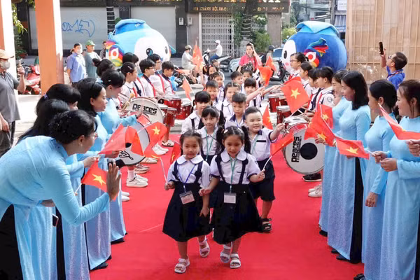 Học sinh TPHCM tựu trường năm học 2025-2026.