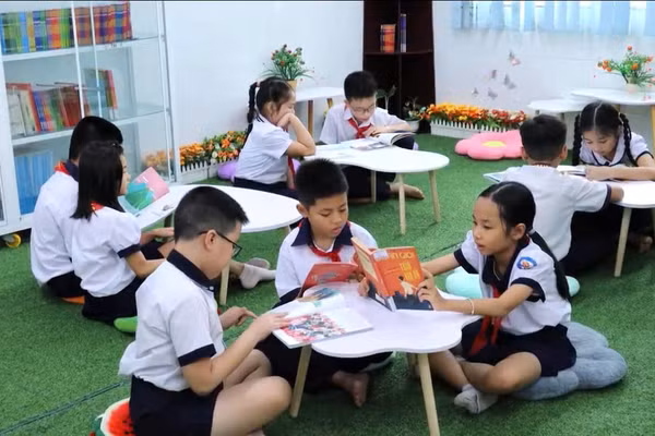 Hoạt động đọc sách của học sinh Trường Tiểu học Trần Văn Ơn.