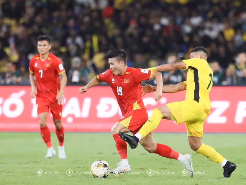 Ngay từ giai đoạn đầu, các đội đã phải thích nghi với lịch thi đấu dày và phân bổ sân nhà – sân khách hợp lý, qua đó tạo nên sự cân bằng đáng kể về lợi thế thi đấu.. Ảnh: VFF doi-tuyen-viet-nam-thoi-diem-2.jpg