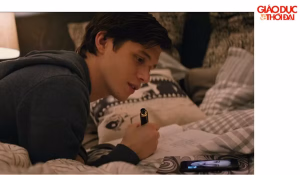 Diễn viên trẻ Nick Robinson đóng vai chính trong phim Diễn viên trẻ Nick Robinson đóng vai chính trong phim