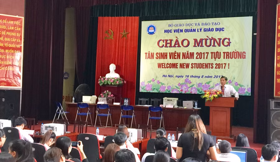 Học viện Quản lý giáo dục chào mừng tân sinh viên 2017 nhập học