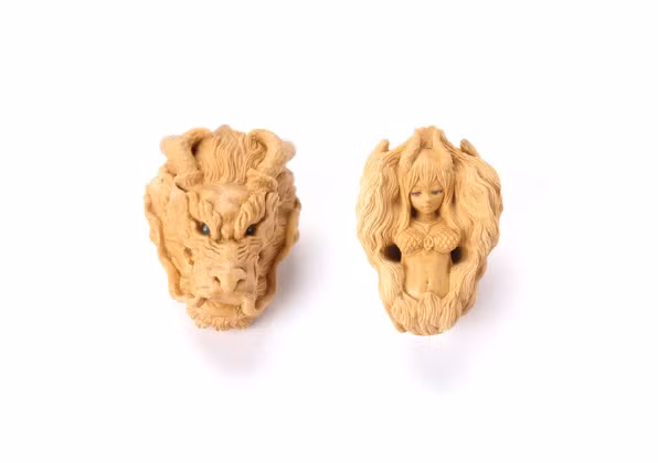 Tác phẩm Dragon &amp; Quee (Rồng và Nữ hoàng)