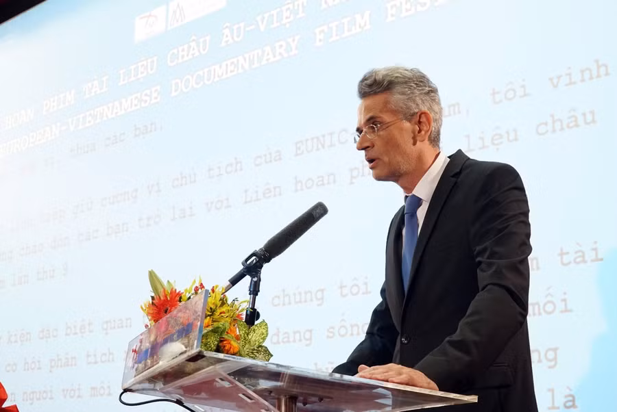Ông Emmanuel Labrande – Giám đốc Viện Pháp tại Hà Nội – L’Espace chủ tịch EUNIC – Việt Nam. Ảnh Dương Huy Ông Emmanuel Labrande – Giám đốc Viện Pháp tại Hà Nội – L’Espace chủ tịch EUNIC – Việt Nam. Ảnh Dương Huy