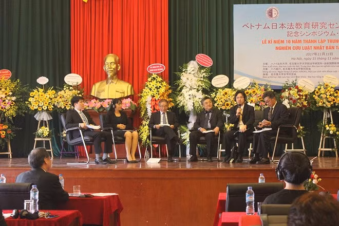 Mỗi năm có 2000 sinh viên đăng ký thi vào Trung tâm đào tạo và nghiên cứu Luật Nhật Bản