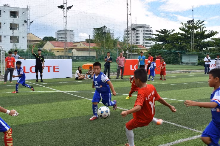 Vòng loại Lotteria Challenge Cup 2017 tại Sân quân khu 5 - Trung tâm thể dục thể thao quốc phòng quân khu 5, quận Hải Châu.