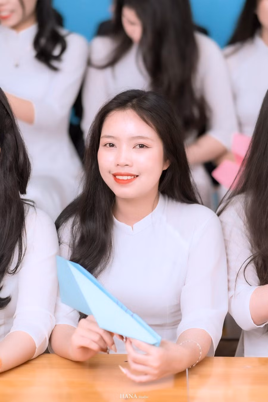 Nguyễn Thùy Dương (HS lớp 12A8, Trường THPT Hồng Lĩnh, Hà Tĩnh).