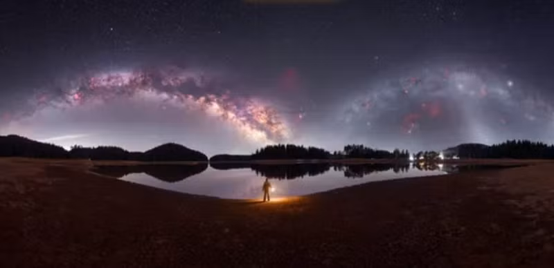 Ảnh của nhiếp ảnh gia Bulgaria Mihail Minkov, lọt vào danh sách 25 bức ảnh đẹp nhất cuộc thi. Vẻ đẹp hiếm của Dải Ngân hà