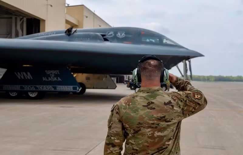 Hình ảnh hiếm về oanh tạc cơ tàng hình B-2 Spirit