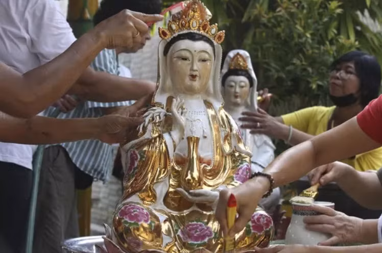 Hình ảnh chuẩn bị đón Tết Nguyên đán của các nước 