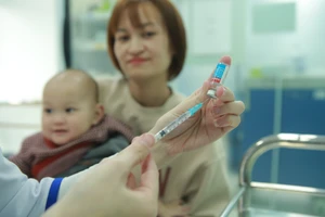 Người dân Hà Nội tiêm vaccine phòng cúm tăng mạnh