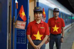 Đoàn tàu Bắc - Nam làm điều đặc biệt mừng Quốc khánh 2/9