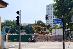 Hà Nội: Phá dỡ xong tòa nhà để mở rộng đường Hùng Vương
