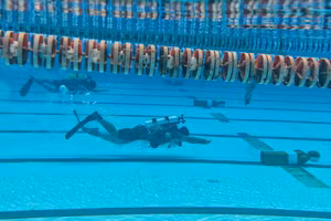 Cảnh sát PCCC&CNCH 18 tỉnh, thành phố thi tài cứu nạn, cứu hộ dưới nước