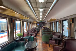 Ngắm nội thất sang trọng toa tàu 'quý tộc' Hà Nội - Hải Phòng