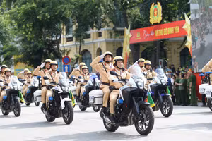 Công an Thủ đô đi giữa vòng tay Nhân dân