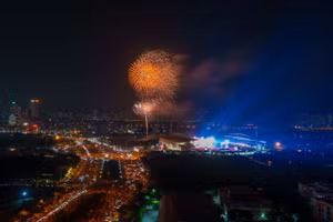 Màn pháo hoa rực rỡ trên sân Mỹ Đình