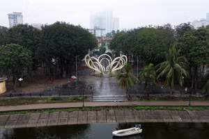 'Hồi sinh' công viên khu vực đông dân nhất Hà Nội 