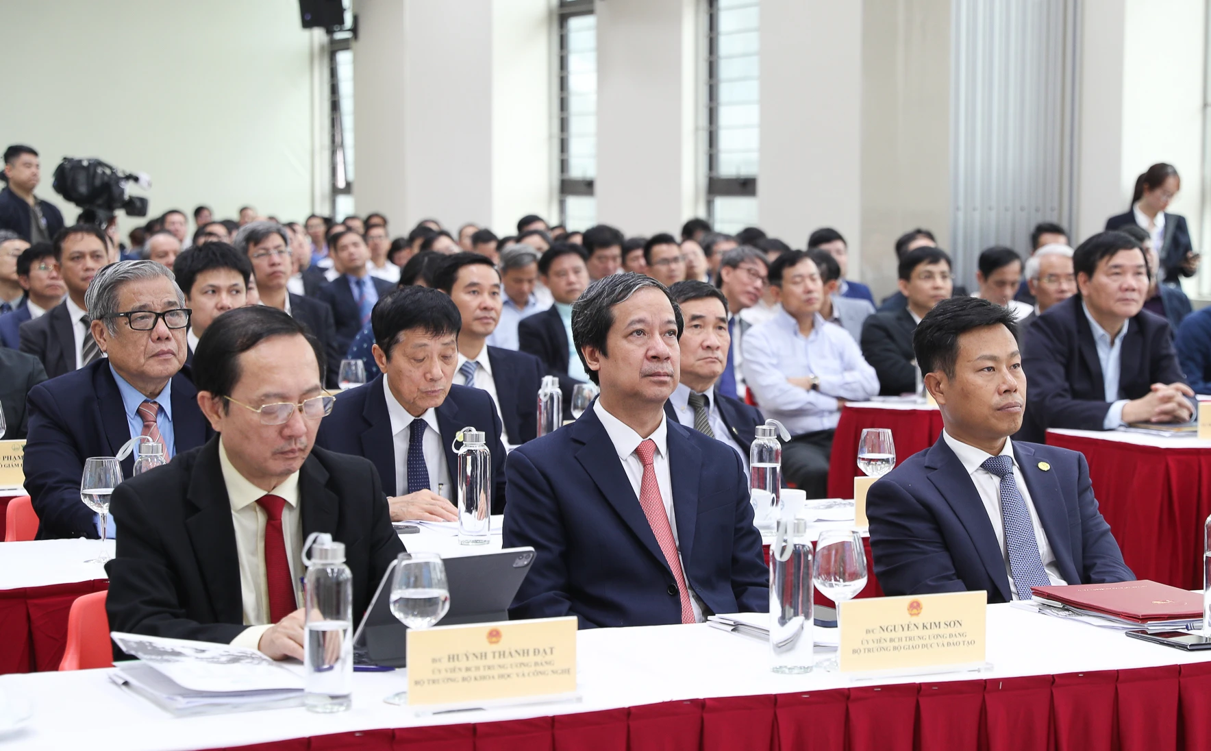 Lãnh đạo các Bộ, ngành, cơ quan trung ương tại buổi làm việc.