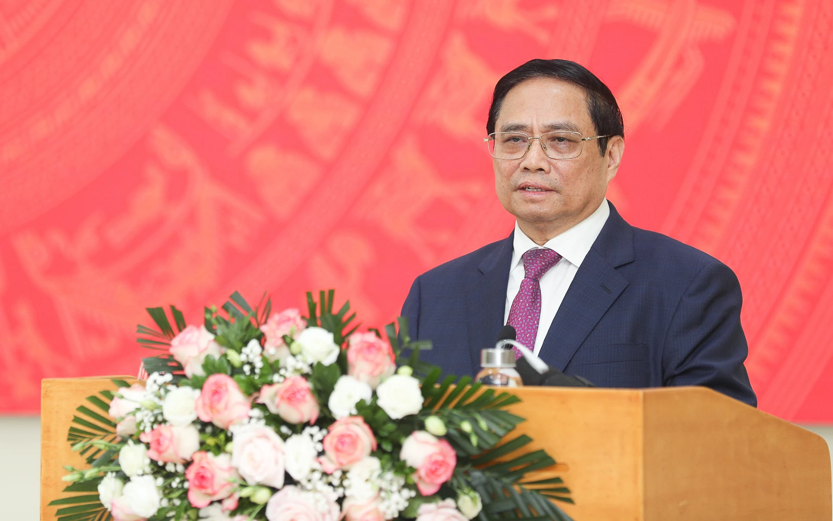 Thủ tướng Phạm Minh Chính phát biểu tại buổi làm việc với ĐHQGHN.