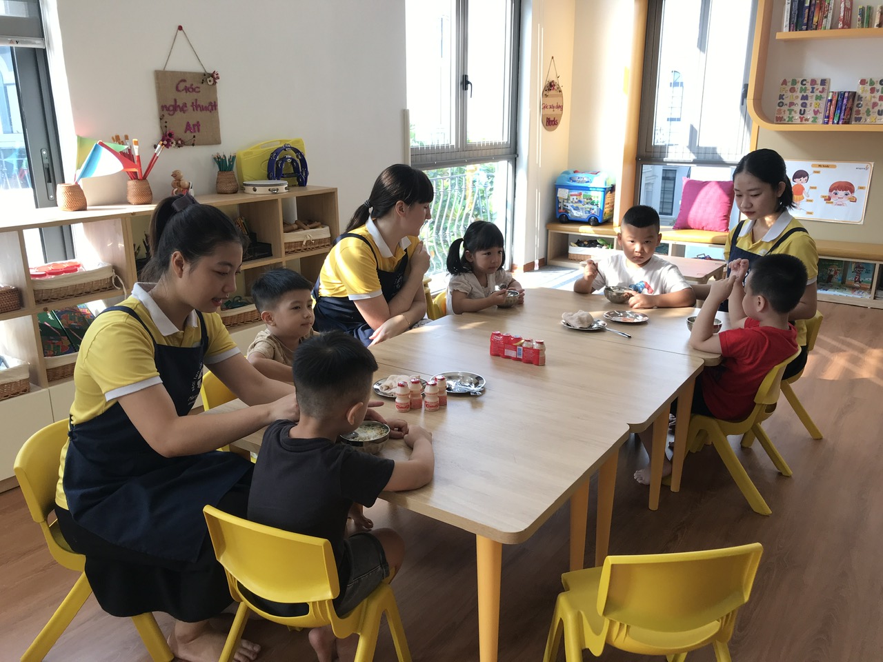 Phổ cập GDMN cho trẻ mẫu giáo phải đảm bảo tính khả thi, không kéo học sinh trường tư về trường công.