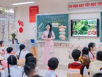 Cô trò Trường Tiểu học Yên Nghĩa, phường Yên Nghĩa, Hà Nội trong giờ học. Ảnh: Đình Tuệ.