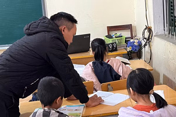 Một tiết học của học sinh trường PTDTBT Tiểu học và THCS Pu Luông, xã Mường Nhà.