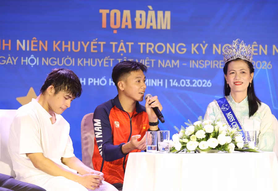 Khách mời tại tọa đàm “Thanh niên khuyết tật trong kỷ nguyên mới”.