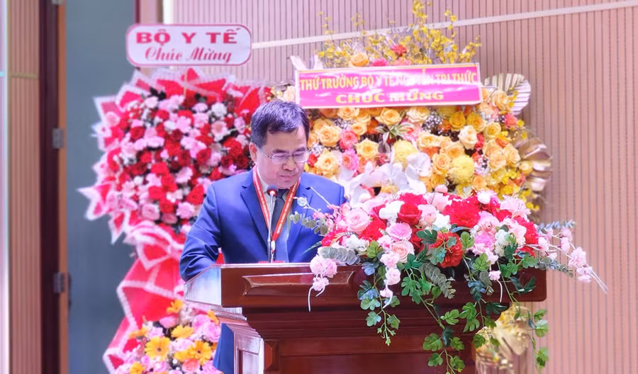 PGS.TS.BS Ngô Quốc Đạt – Hiệu trưởng Trường Đại học Y Dược TPHCM phát biểu tại sự kiện.