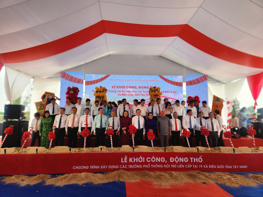 Đại biểu tham dự sự kiện.