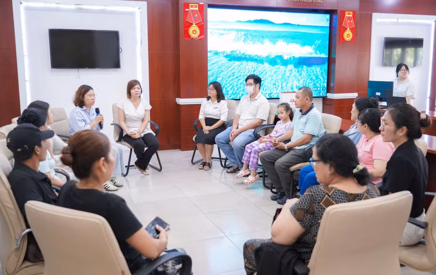 Buổi chia sẻ giúp người chăm sóc nhận diện được tình trạng căng thẳng, học cách phòng ngừa kiệt sức và trau dồi thêm kỹ năng tự chăm sóc bản thân.