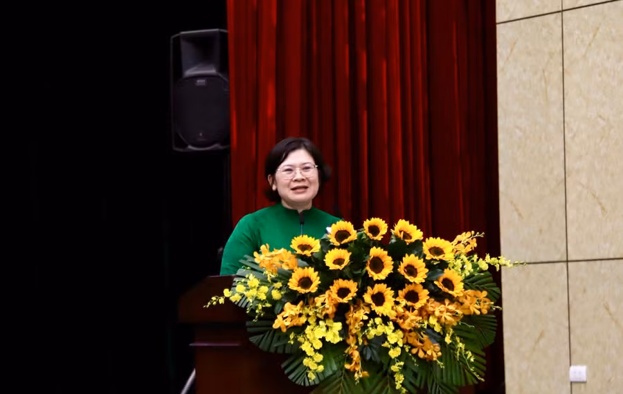 Bà Văn Thị Bạch Tuyết, Phó Bí thư Thành ủy TPHCM.