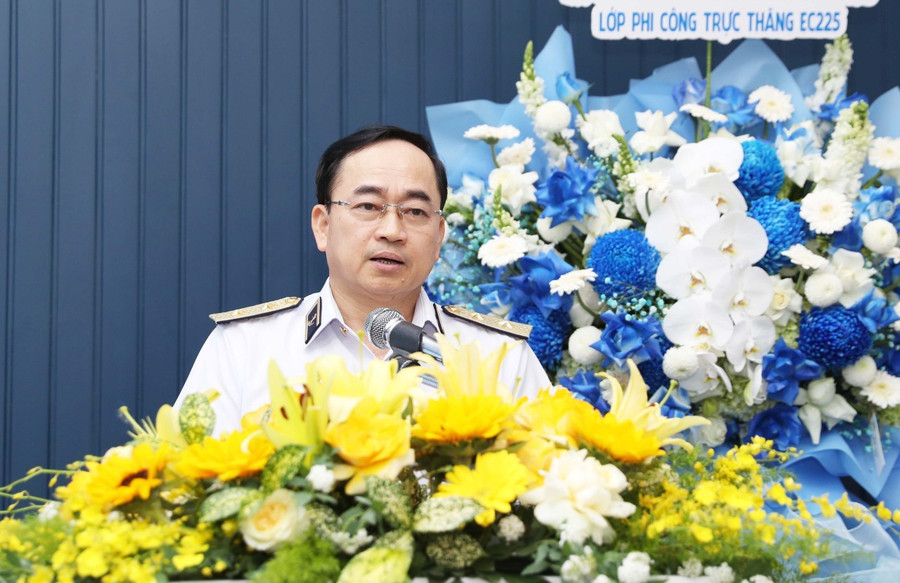 Phó Đô đốc Trần Thanh Nghiêm – Tư lệnh Hải Quân phát biểu. 