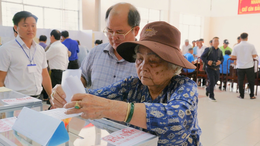 Theo thống kê, tỉnh Tây Ninh có hơn 2,35 triệu cử tri đi bỏ phiếu đạt tỷ lệ 99,91%.