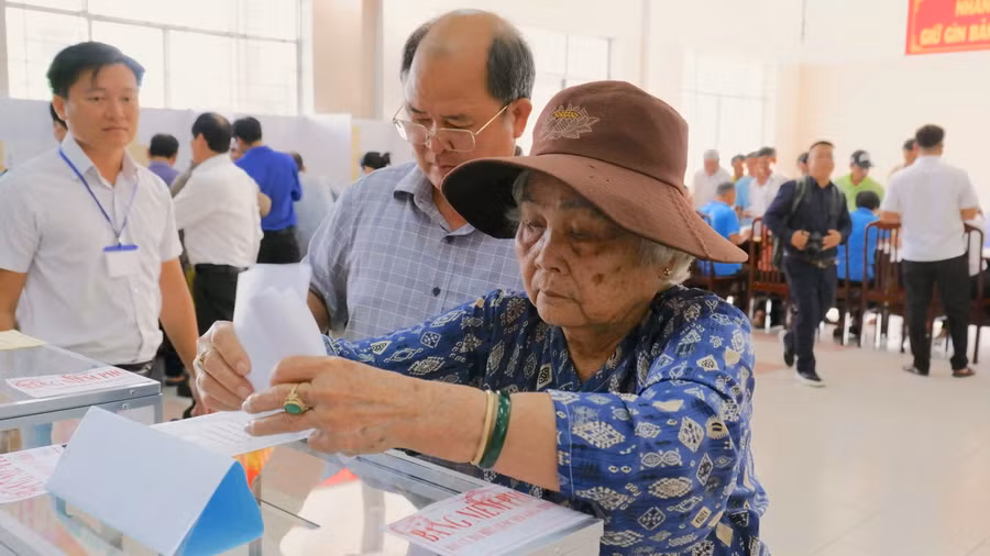 Theo thống kê, tỉnh Tây Ninh có hơn 2,35 triệu cử tri đi bỏ phiếu đạt tỷ lệ 99,91%.