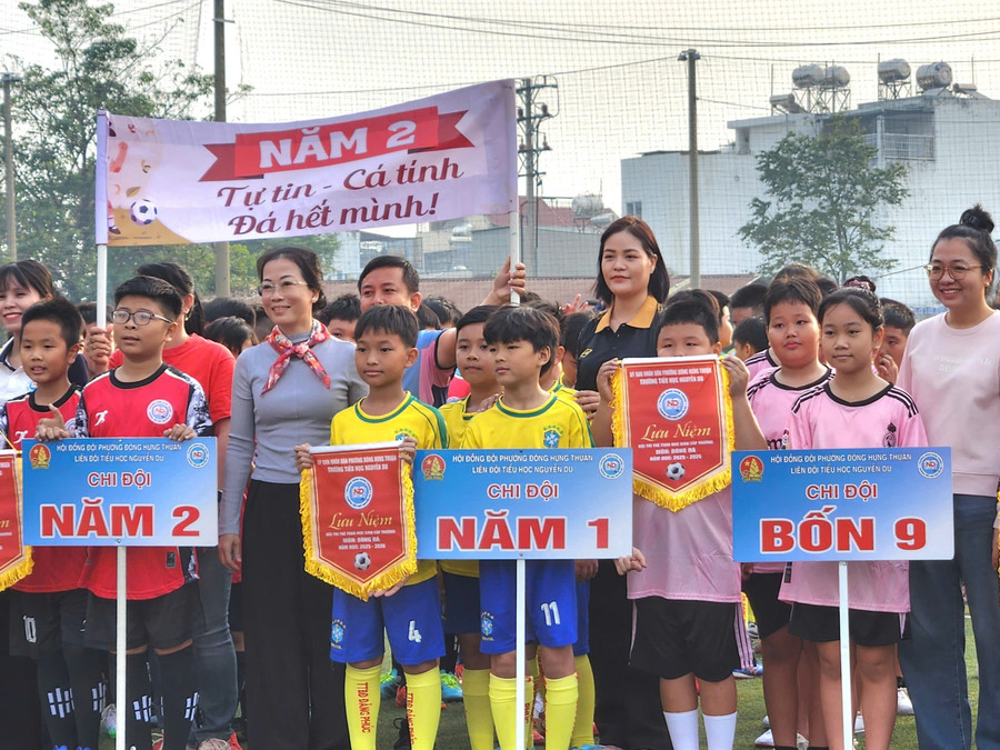 Học sinh khối lớp 4 - 5 Trường TH Nguyễn Du. 