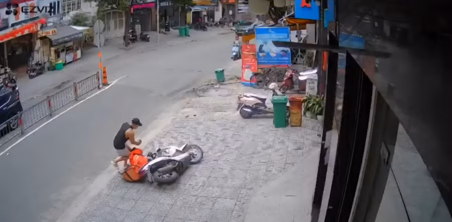 Hiện trường vụ việc được camera quay lại.