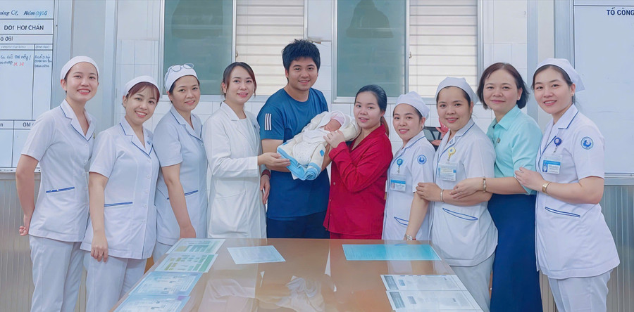 Mẹ và em bé xuất viện ngày 14/1.