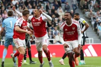 Chelsea ‘ăn đứt’ Arsenal trong đội hình kết hợp