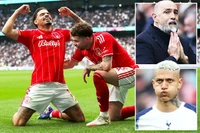 Tottenham thảm bại, tiến sát vực xuống hạng