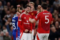 Gió đổi chiều trong hiệp hai khi ngôi sao dự bị Mason Mount toả sáng với cú đúp giúp Man Utd thắng ngược 4-1 ở lượt về.
