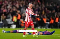 Barcelona nhận đủ 'combo cay đắng' dù thắng Atletico Madrid