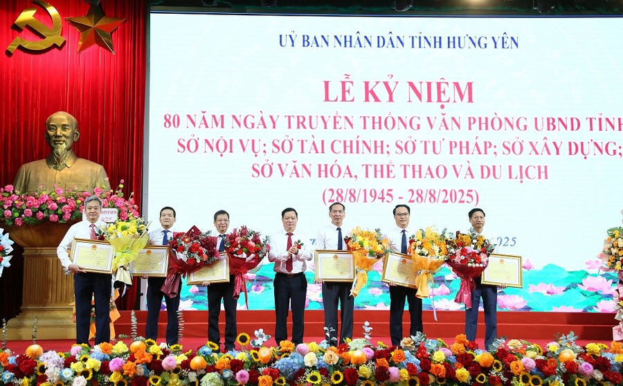 UBND tỉnh Hưng Yên tặng bằng khen cho 6 tập thể do có thành tích xuất sắc trong thực hiện nhiệm vụ phát triển kinh tế - xã hội, bảo đảm quốc phòng - an ninh. anh-2.jpg