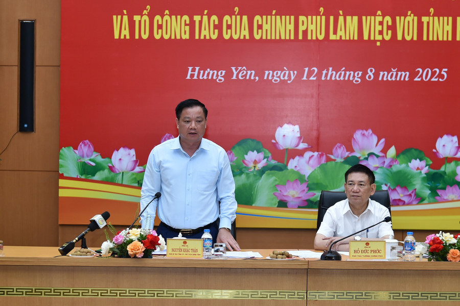 Chủ tịch UBND tỉnh Hưng Yên Nguyễn Khắc Thận phát biểu tại cuộc làm việc. chu-tich-tinh-hung-yen.jpg