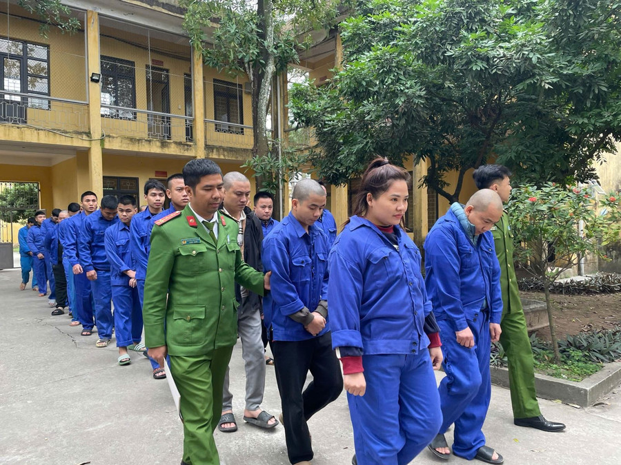 Các đối tượng trong đường dây bị bắt, khởi tố. Ảnh: Công an tỉnh Hưng Yên.