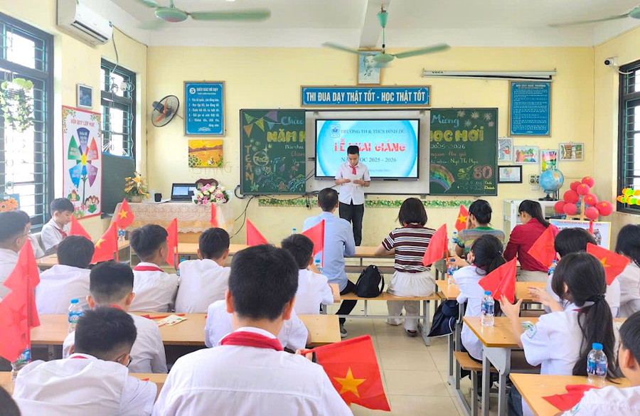 Thầy và trò Trường Tiểu học và THCS Đình Dù (xã Như Quỳnh) trong Lễ khai giảng năm học 2025–2026 và kỷ niệm 80 năm thành lập Bộ Quốc gia Giáo dục. truong-tieu-hoc-va-thcs-dinh-du-xa-nhu-quynh.jpg