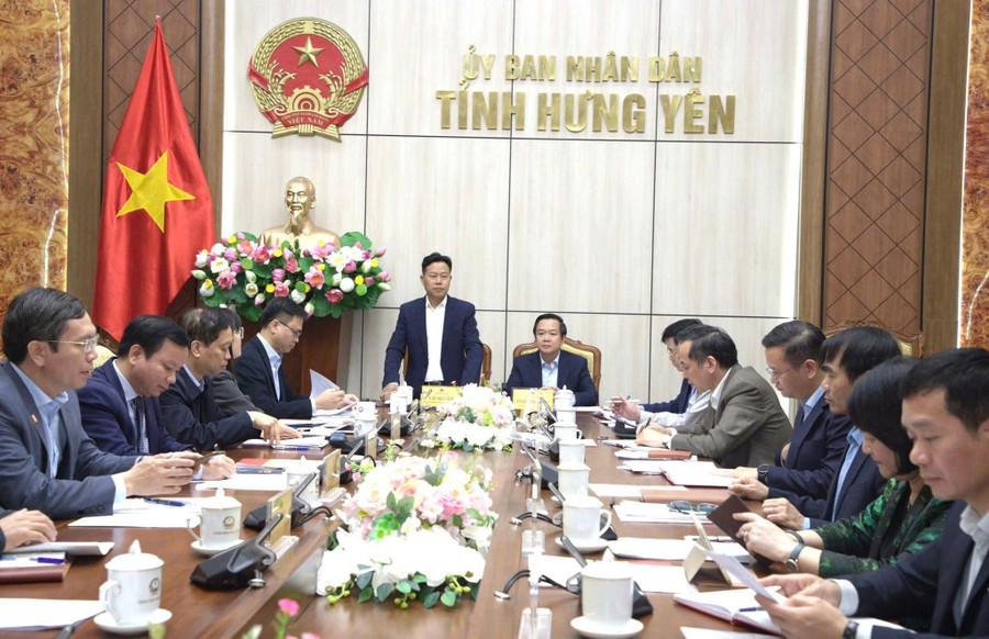 Thứ trưởng Bộ GD&ĐT Lê Quân phát biểu tại buổi làm việc. z7333076379248-4172f0afd15dc156cd656be694a0bc15.jpg