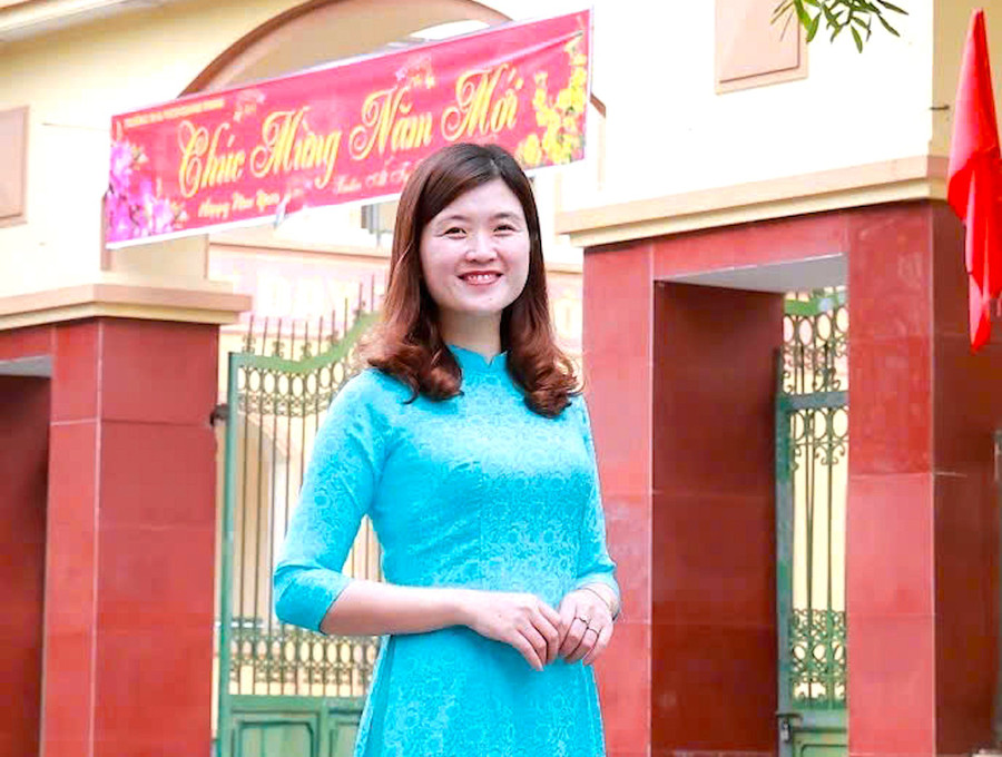 Bà Nguyễn Thị Thùy Trang - Bí thư Chi bộ, Hiệu trưởng Trường Tiểu học và THCS Quang Trung (phường Phố Hiến) ứng cử viên ĐBQH Khóa XVI. Ảnh: NVCC