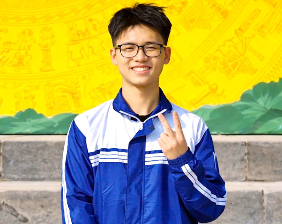 Trần Anh Tú (học sinh lớp 12A1, Trường THPT Hưng Nhân, tỉnh Hưng Yên).
