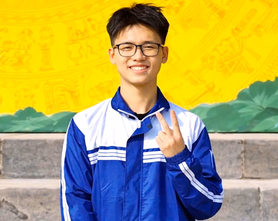 Trần Anh Tú (học sinh lớp 12A1, Trường THPT Hưng Nhân, tỉnh Hưng Yên).