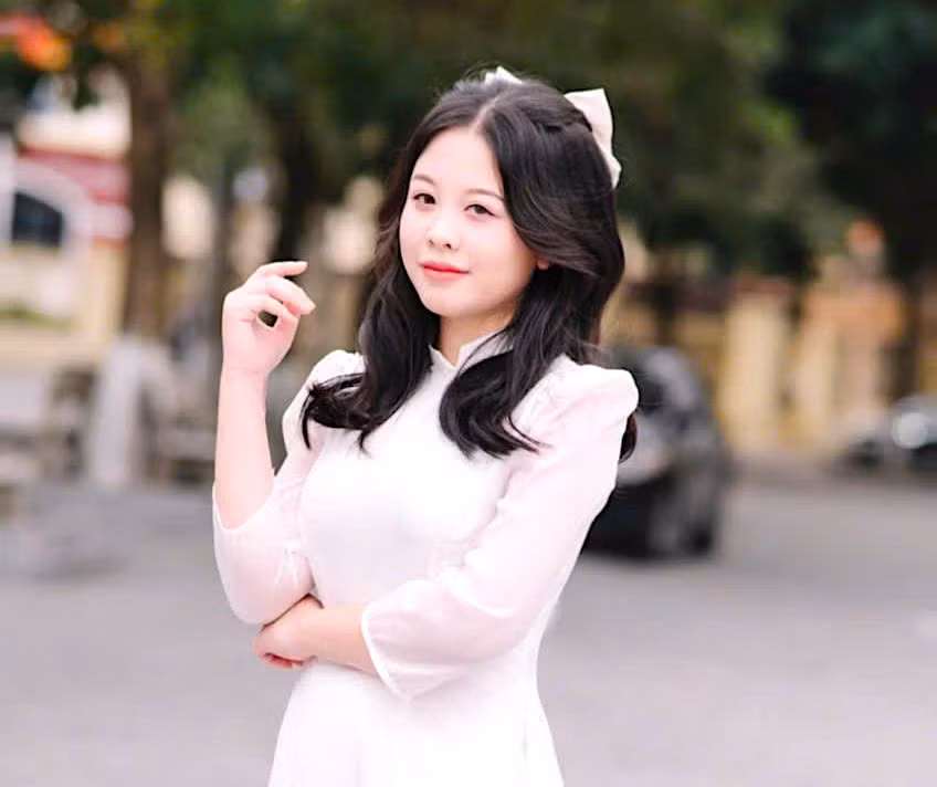 Nguyễn Diệu Linh (học sinh trường THPT Nguyễn Trãi, Hưng Yên) đạt hủ khoa khối A00 toàn quốc năm 2025. Ảnh NVCC